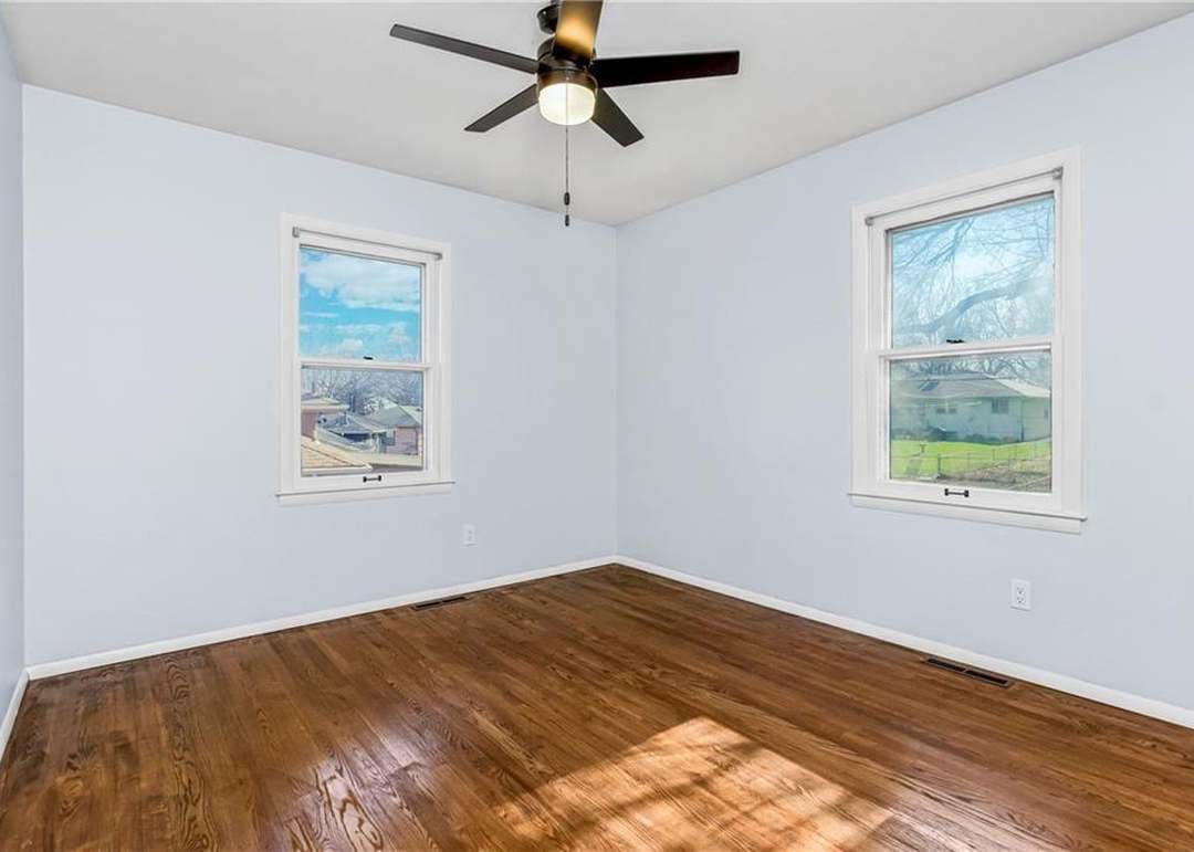11602 Bennington Avenue — photo 12