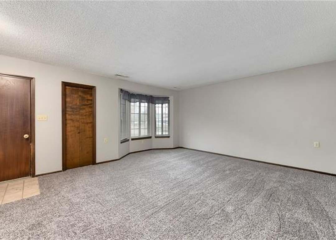 1712 W Long Boulevard — photo 2