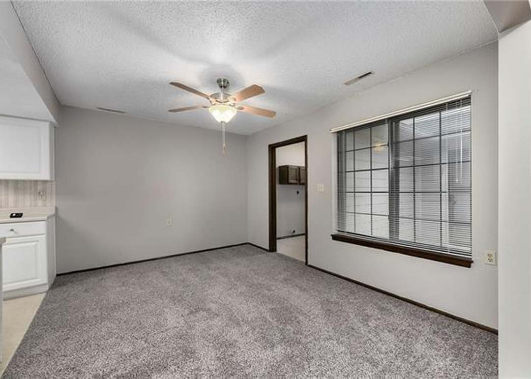 1712 W Long Boulevard — photo 12
