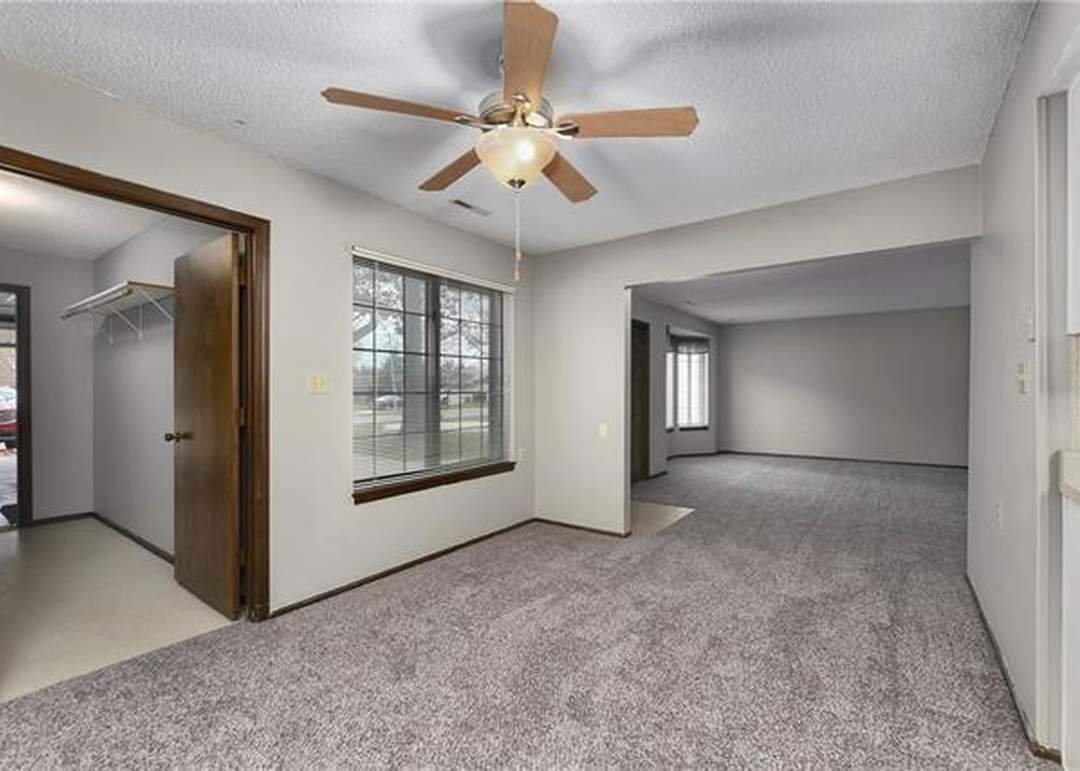 1712 W Long Boulevard — photo 13