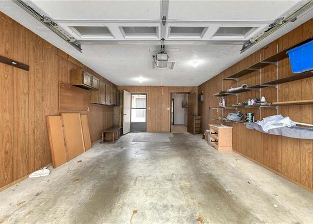 1712 W Long Boulevard — photo 24