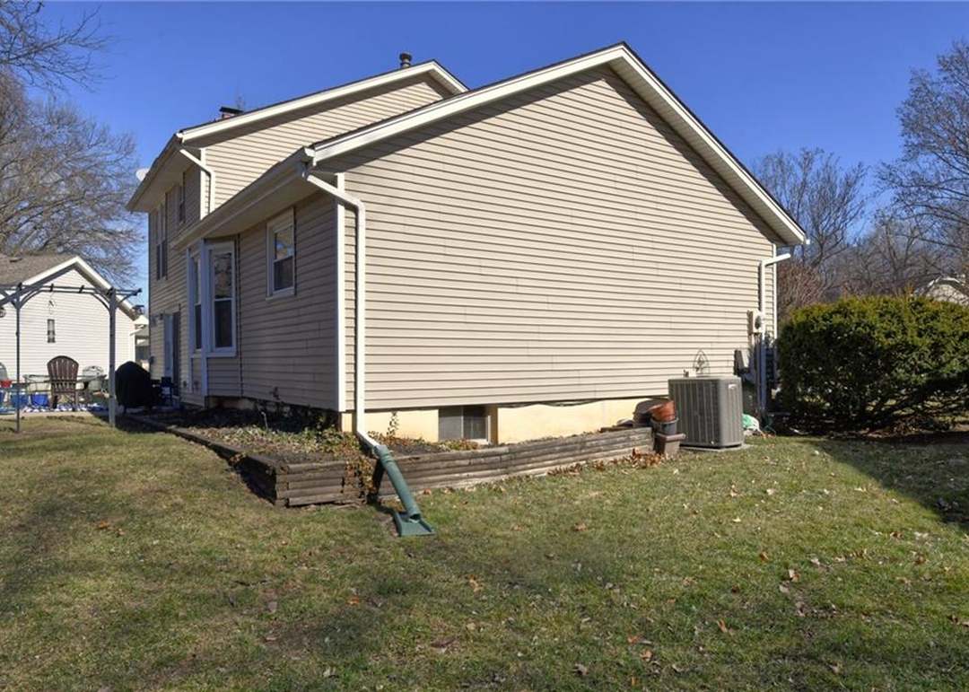 822 S 57th Terrace — photo 3