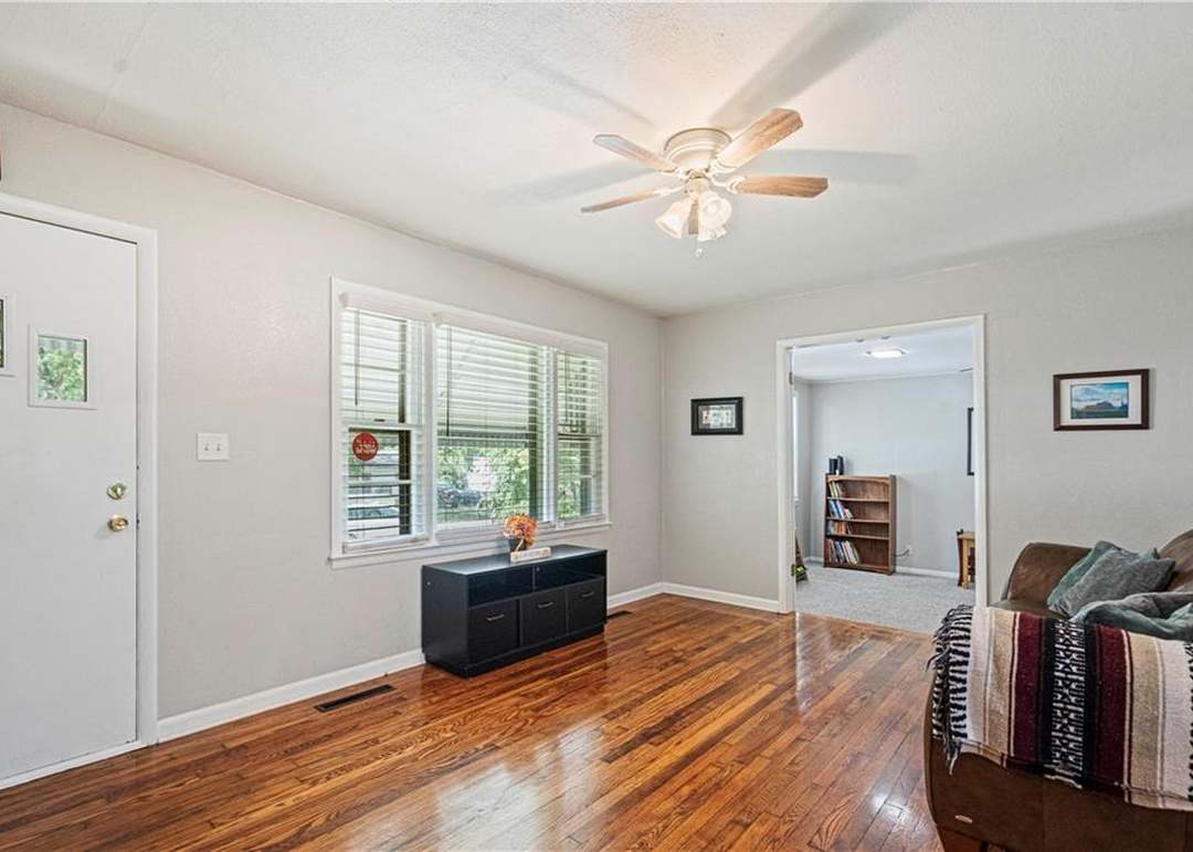 10511 Palmer Avenue — photo 10
