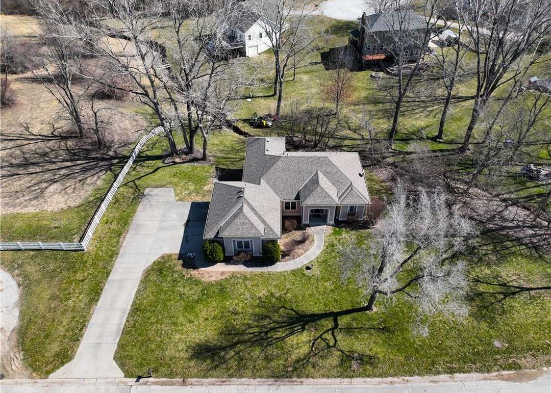 9819 Liberty Hills Drive — photo 38