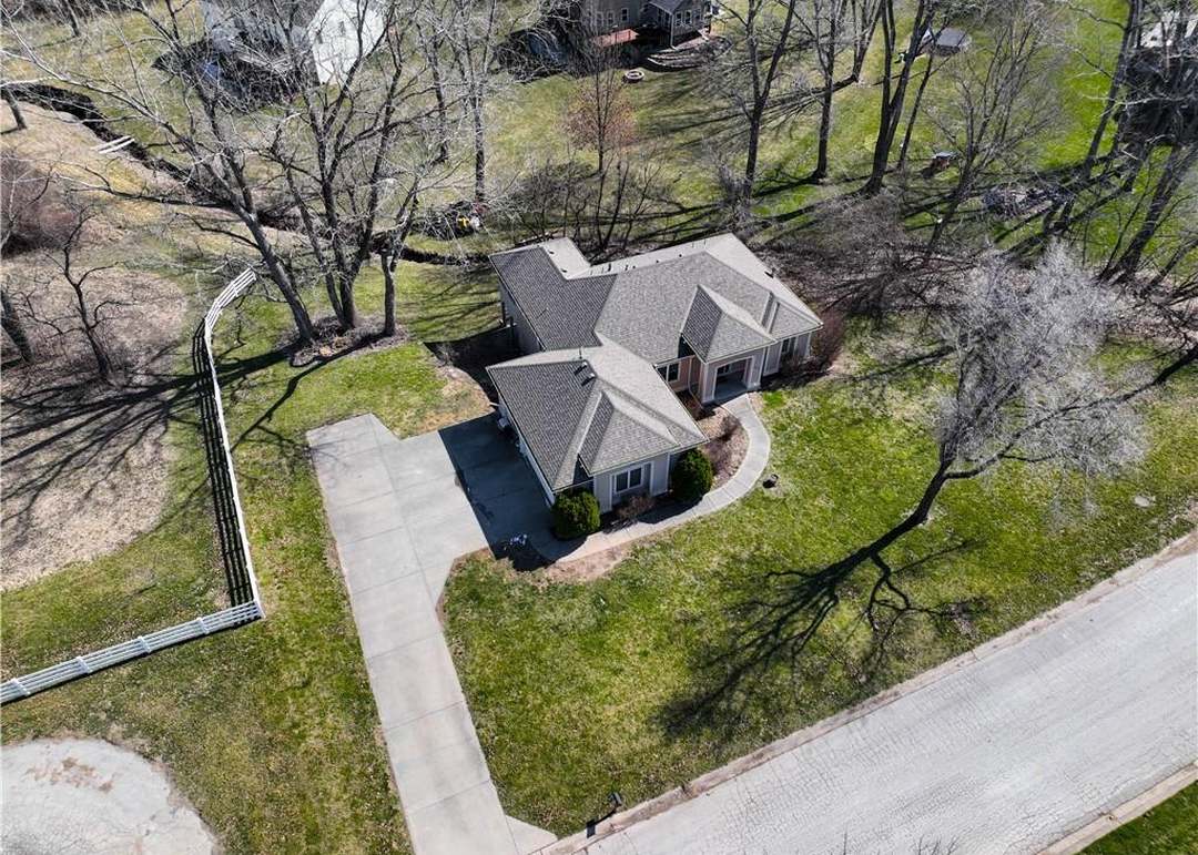9819 Liberty Hills Drive — photo 39