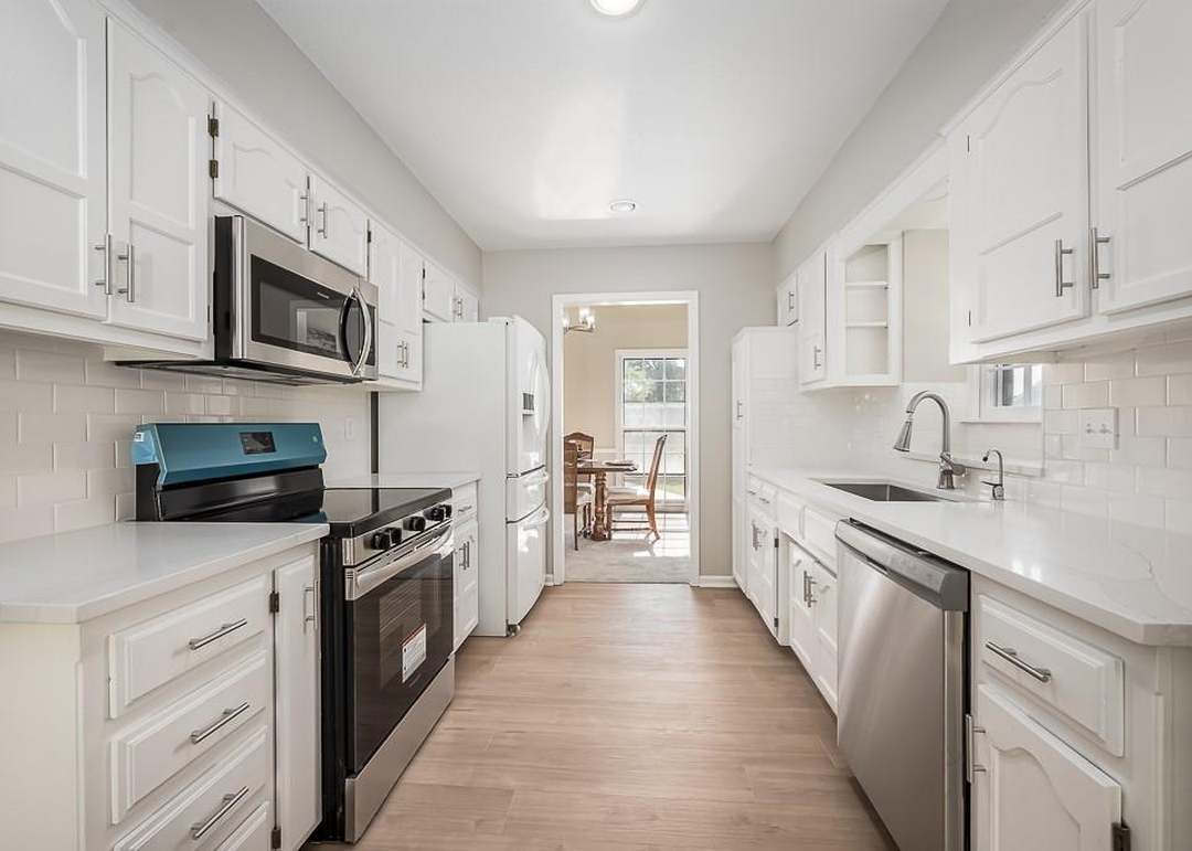 1518 N 85th Court — photo 11