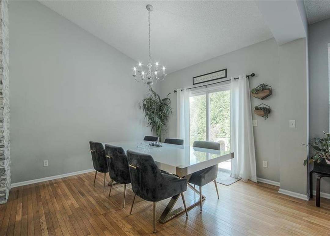 1878 W Fredrickson Drive — photo 2