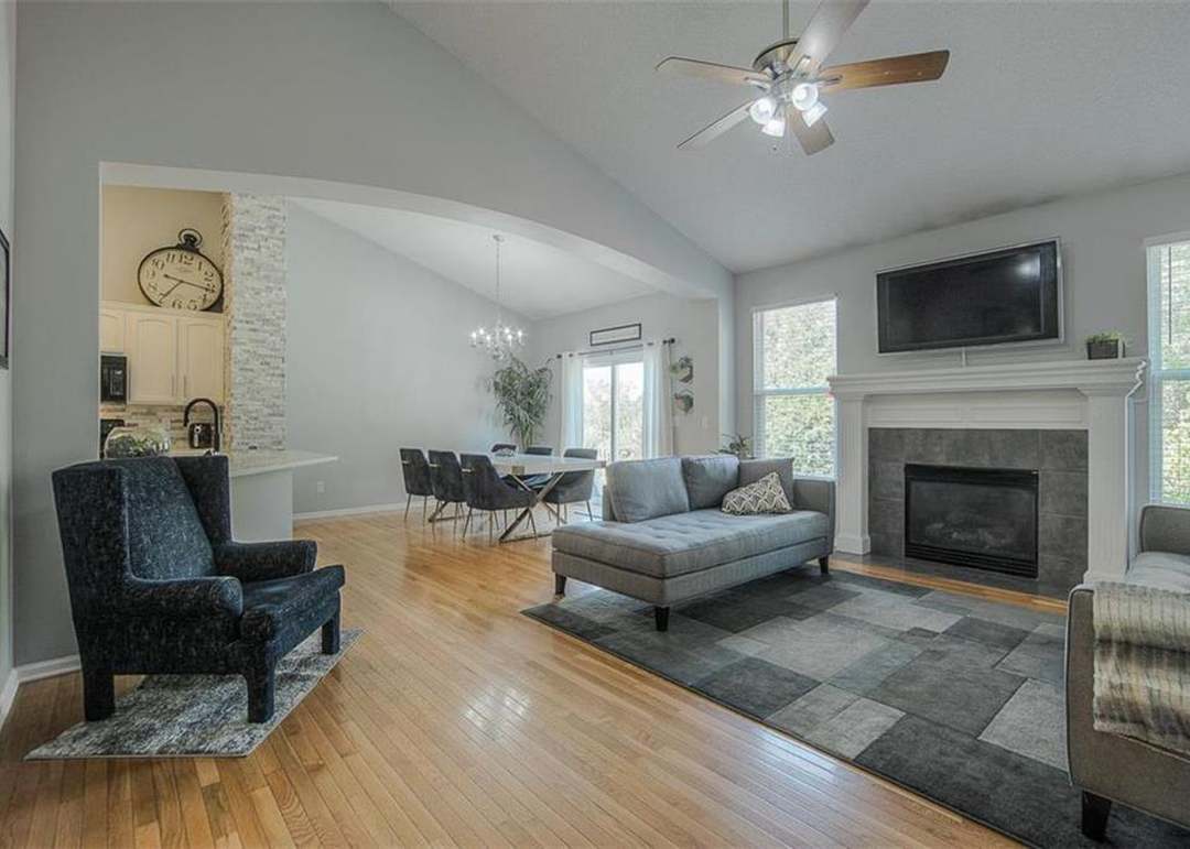 1878 W Fredrickson Drive — photo 6