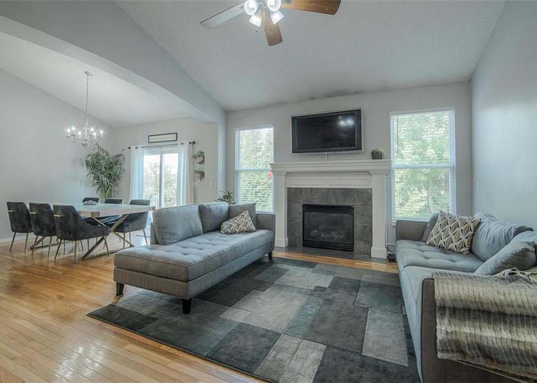 1878 W Fredrickson Drive — photo 11