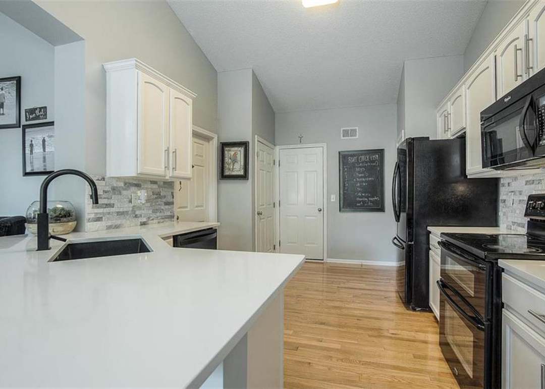 1878 W Fredrickson Drive — photo 15