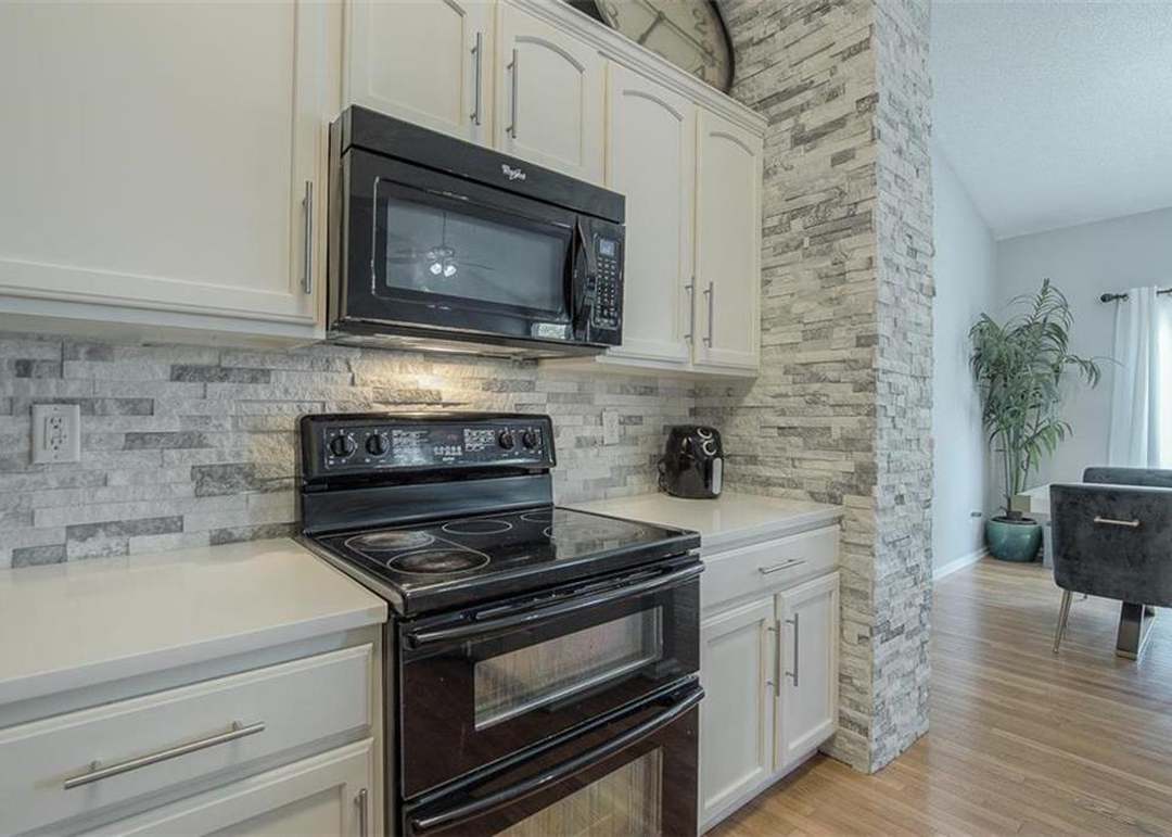 1878 W Fredrickson Drive — photo 18