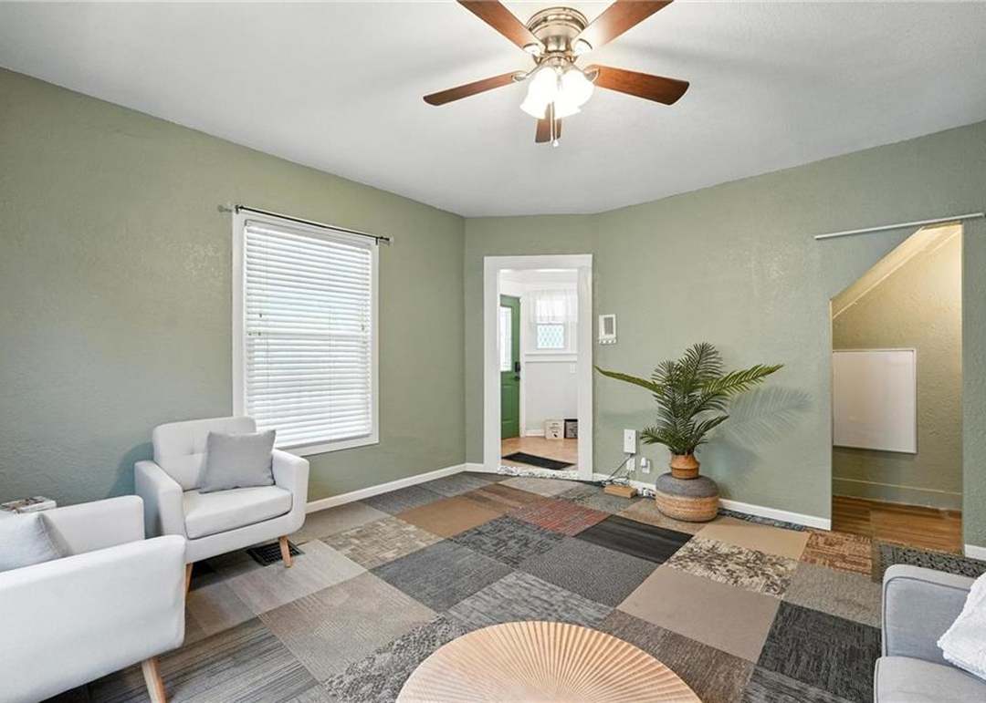 134 S Lincoln Street — photo 13