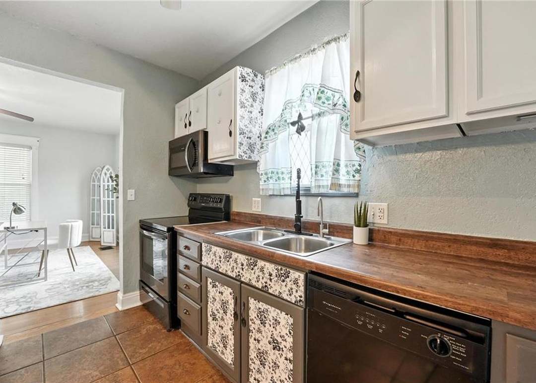 134 S Lincoln Street — photo 16