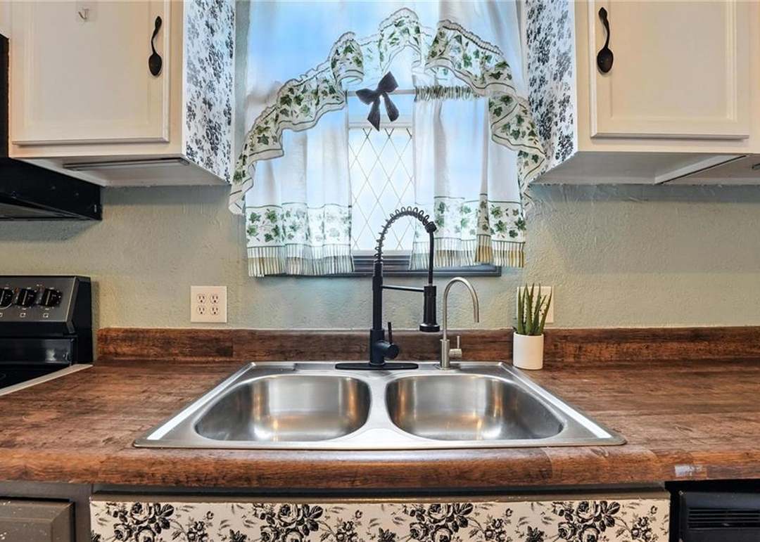 134 S Lincoln Street — photo 17