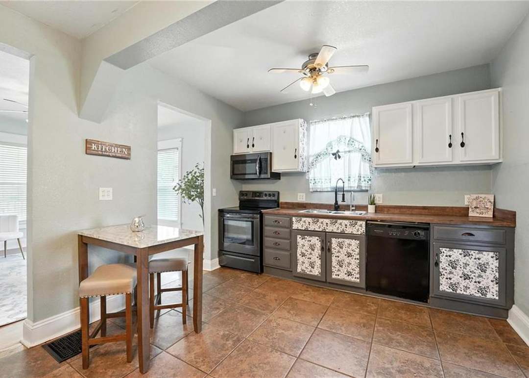 134 S Lincoln Street — photo 18