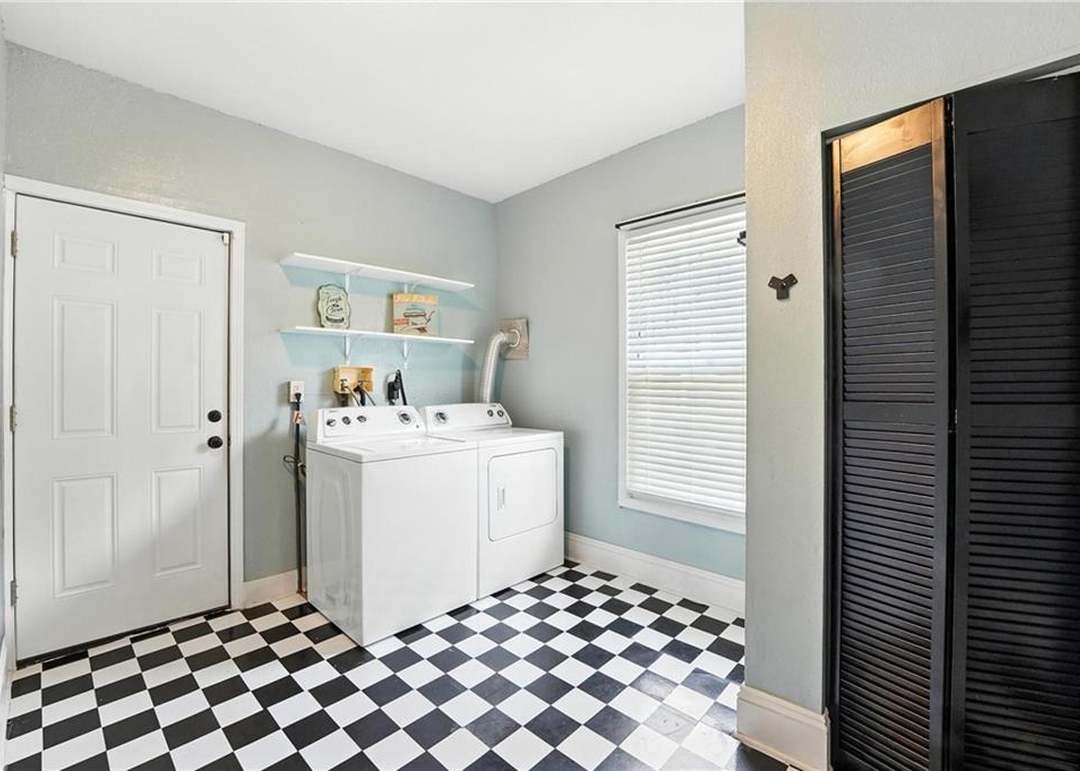 134 S Lincoln Street — photo 23