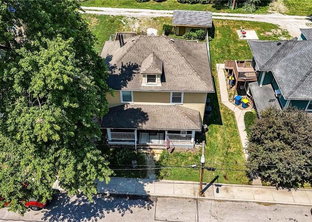 134 S Lincoln Street — photo 41