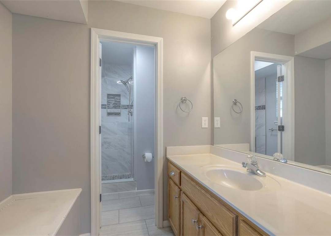 1808 NE Whitestone Drive — photo 4