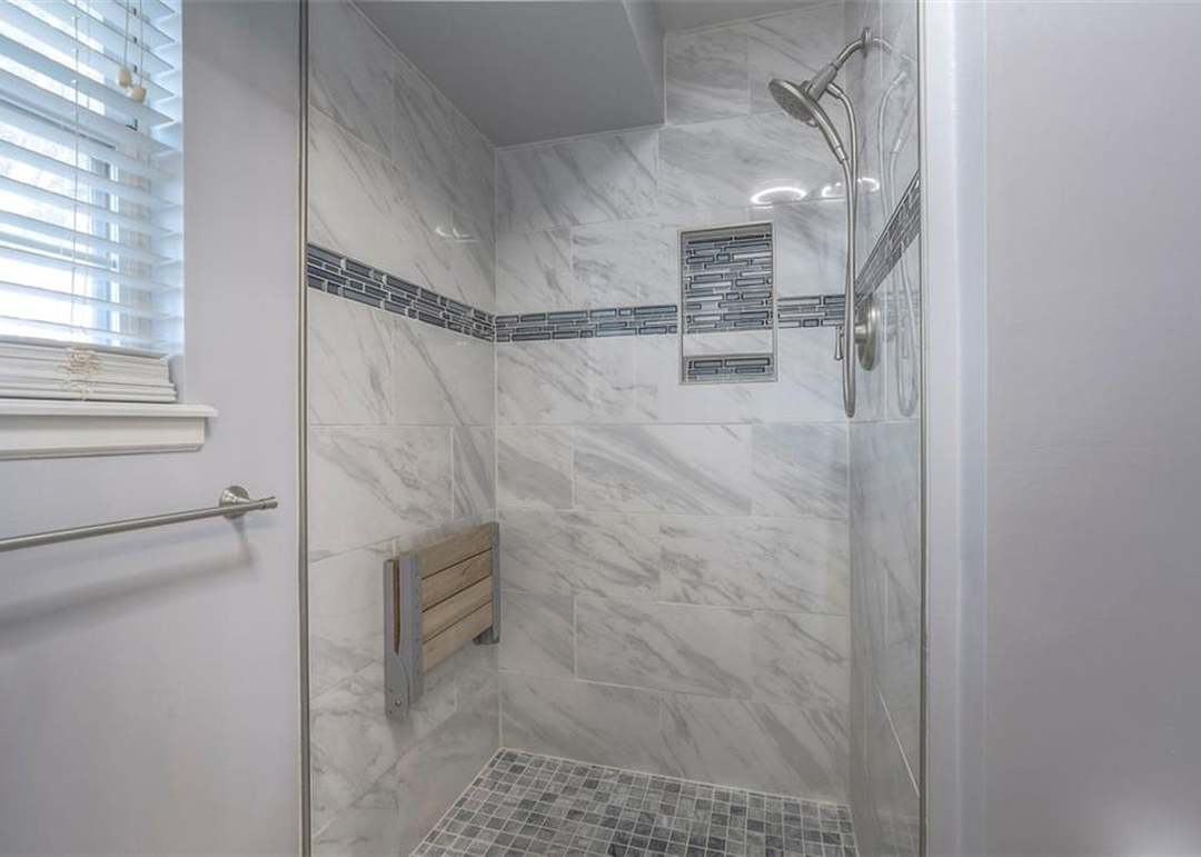 1808 NE Whitestone Drive — photo 16