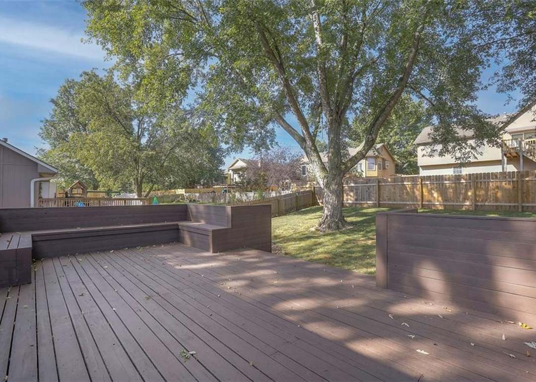 1808 NE Whitestone Drive — photo 27