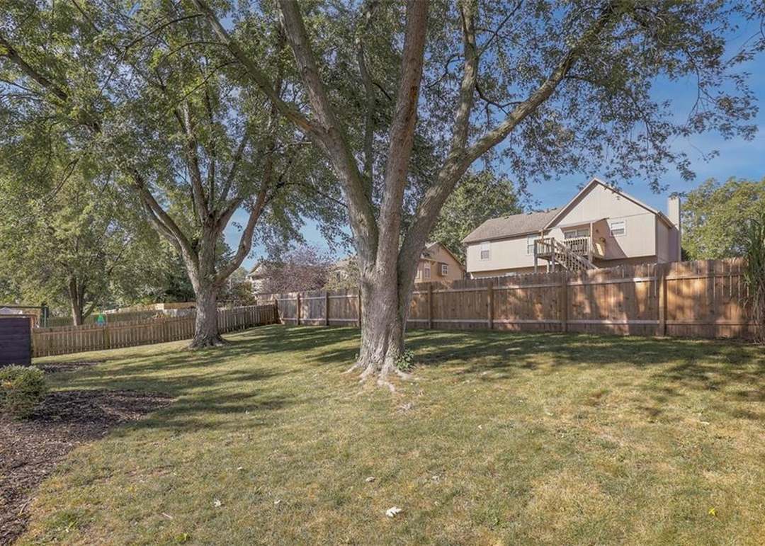1808 NE Whitestone Drive — photo 29