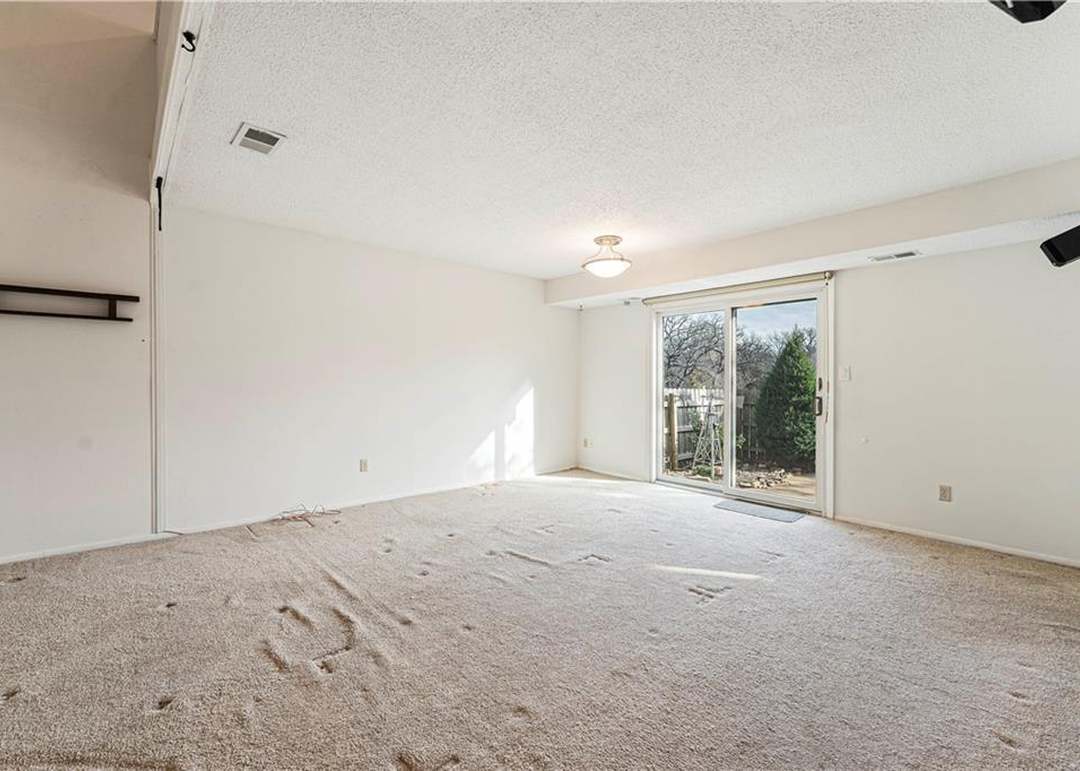 10990 Rosehill Road — photo 6