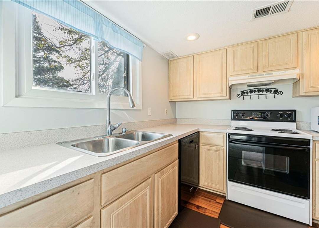 10990 Rosehill Road — photo 17