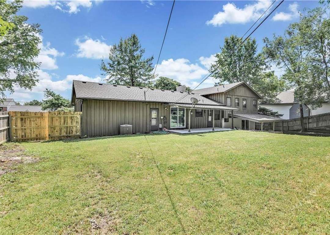 9826 WORNALL Road — photo 27