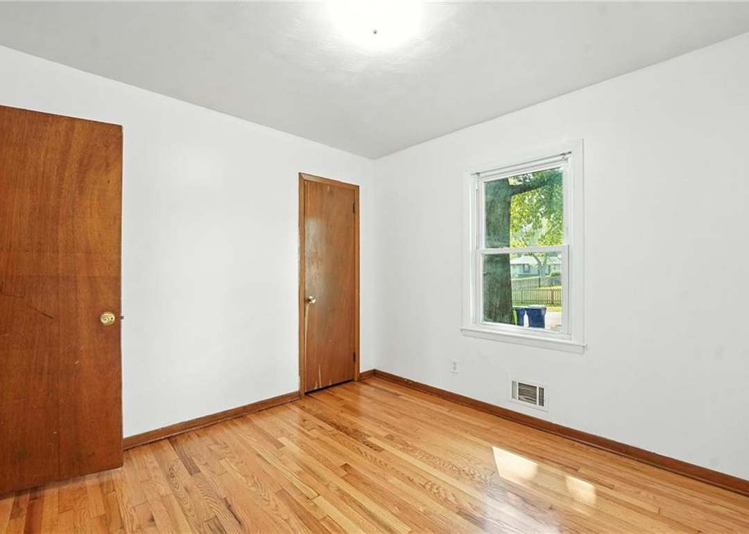 8502 CRESCENT Avenue — photo 7