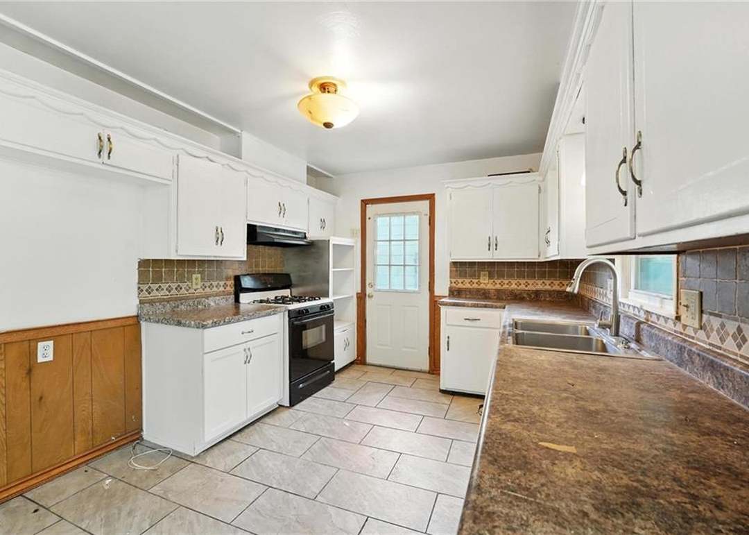 8502 CRESCENT Avenue — photo 15