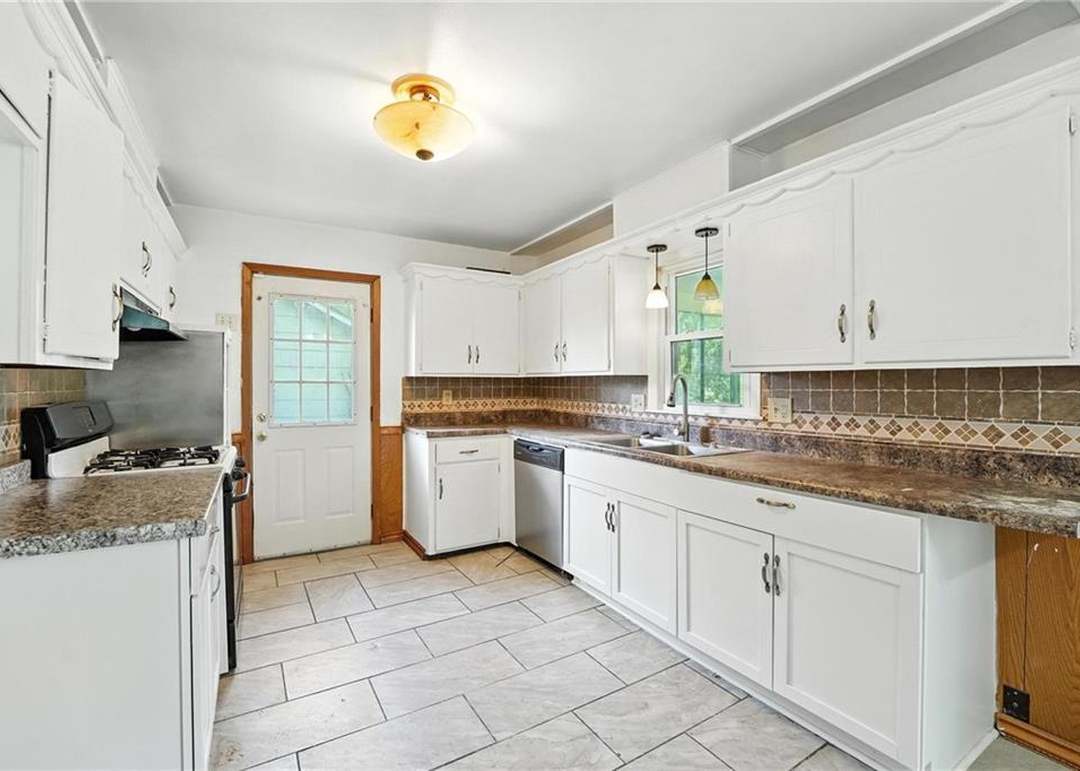 8502 CRESCENT Avenue — photo 16