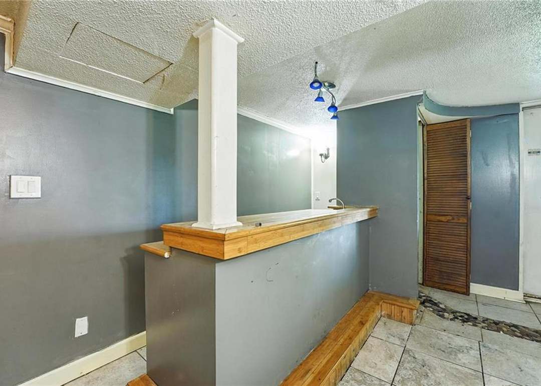 8502 CRESCENT Avenue — photo 17
