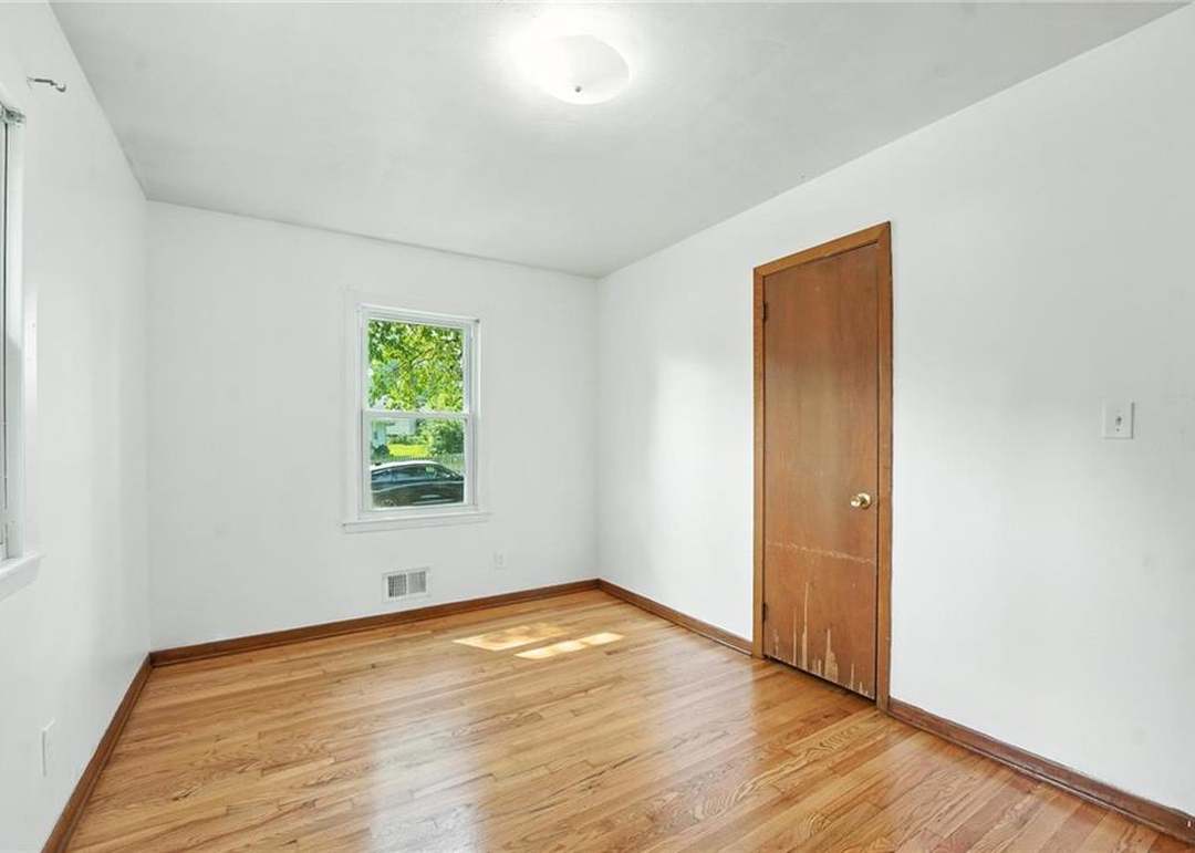 8502 CRESCENT Avenue — photo 26
