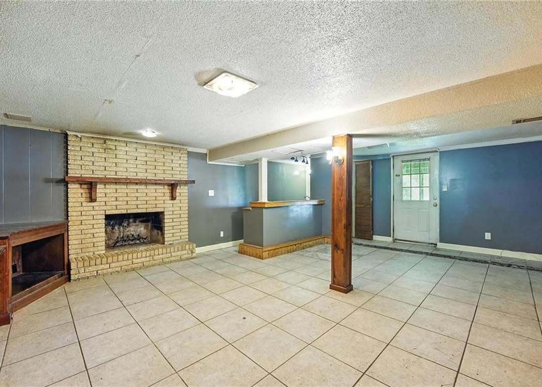 8502 CRESCENT Avenue — photo 27