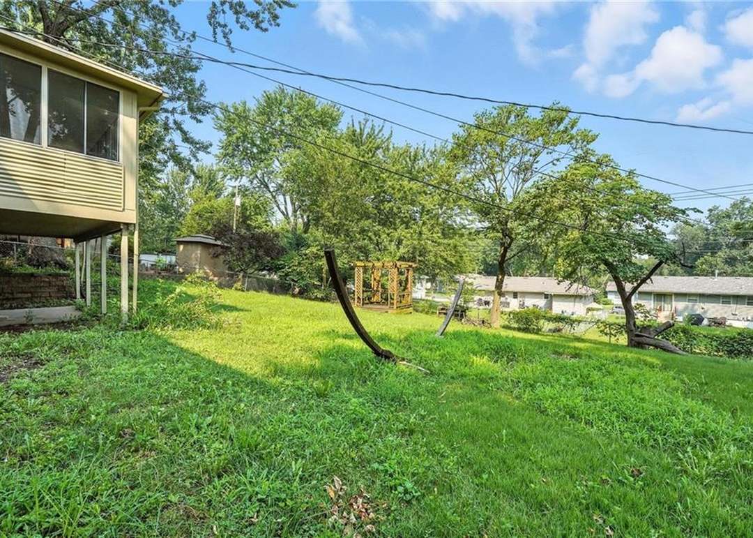 8502 CRESCENT Avenue — photo 30