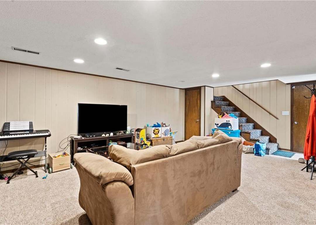 12201 E 61st Street — photo 27