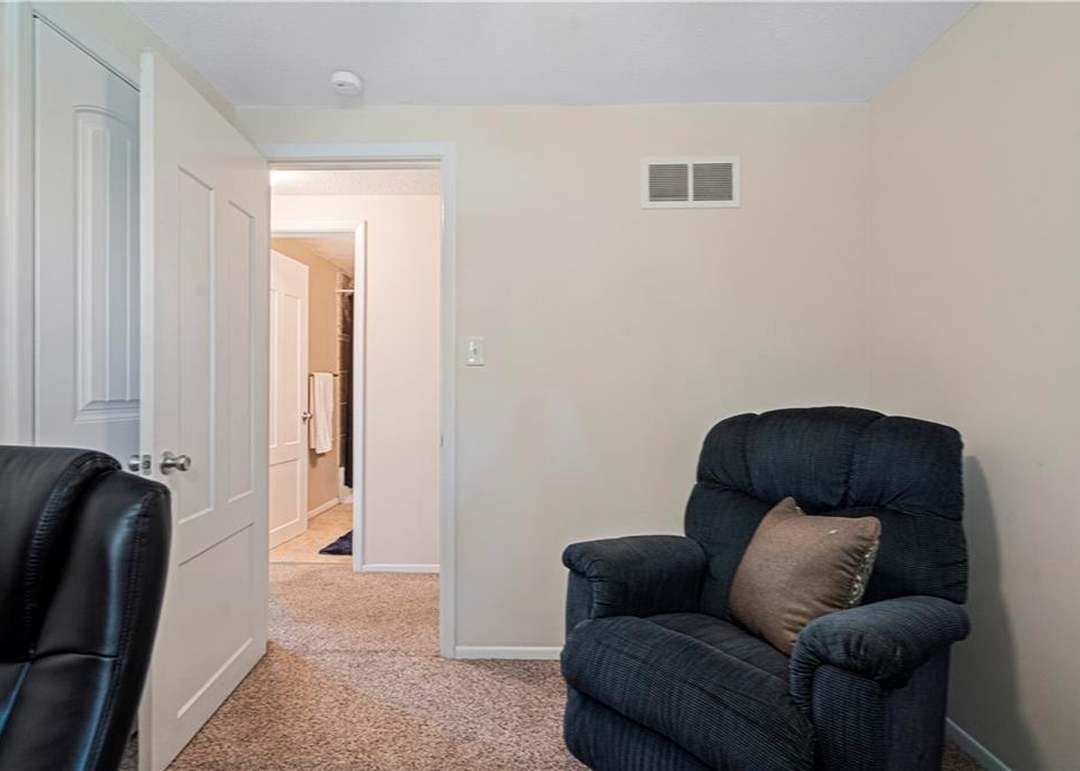 4521 N TOPPING Avenue — photo 5