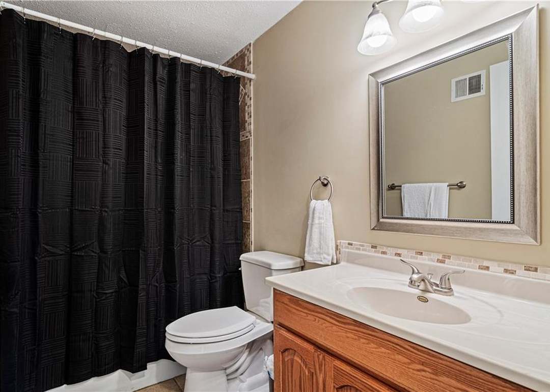 4521 N TOPPING Avenue — photo 26