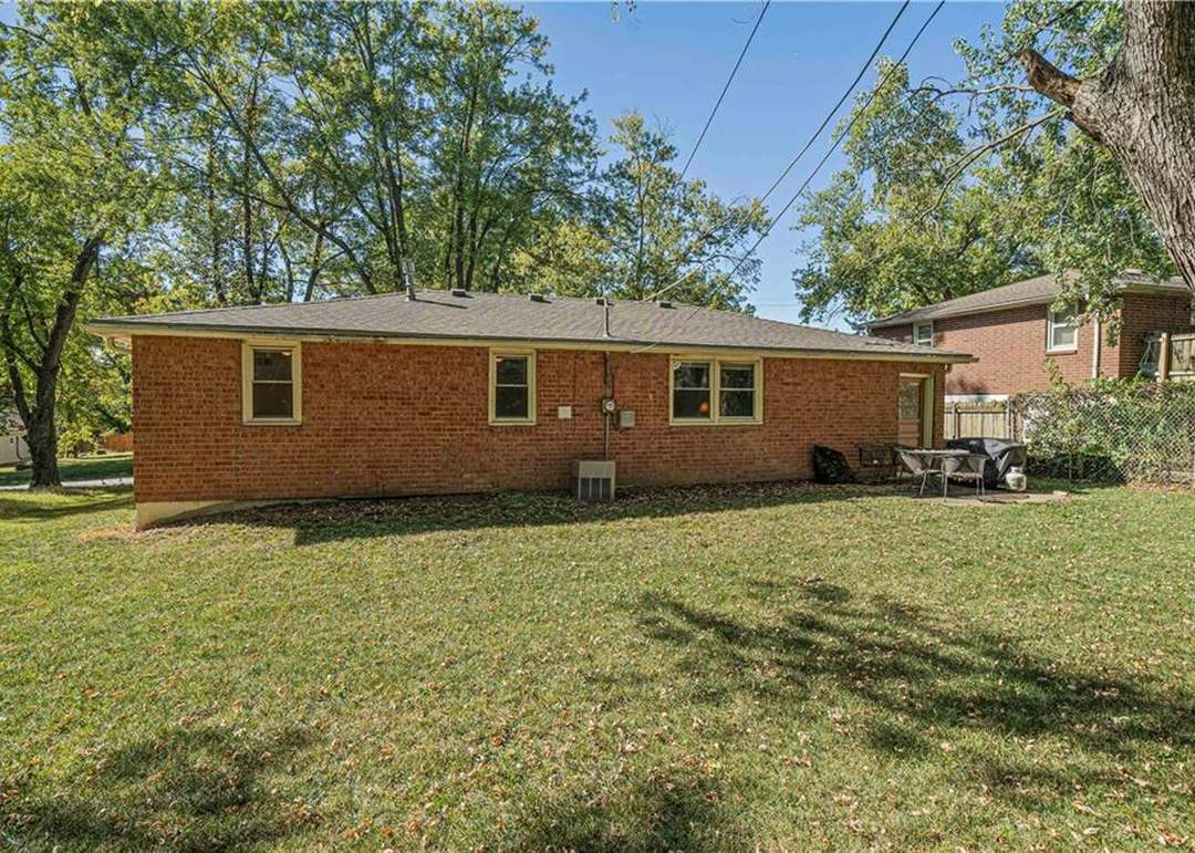 4521 N TOPPING Avenue — photo 32