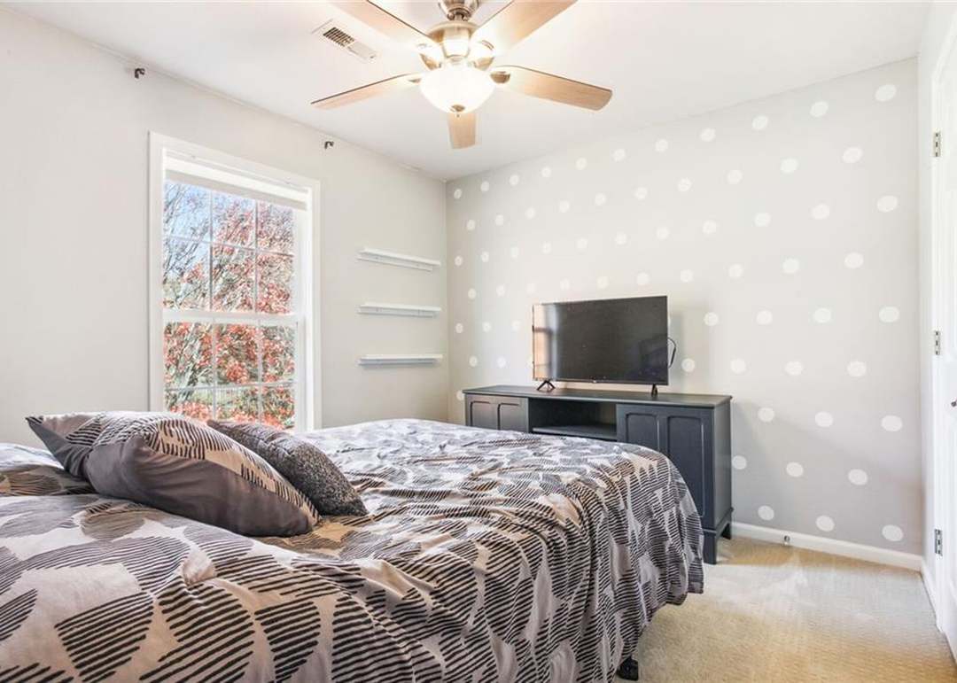 910 W Layton Street — photo 16