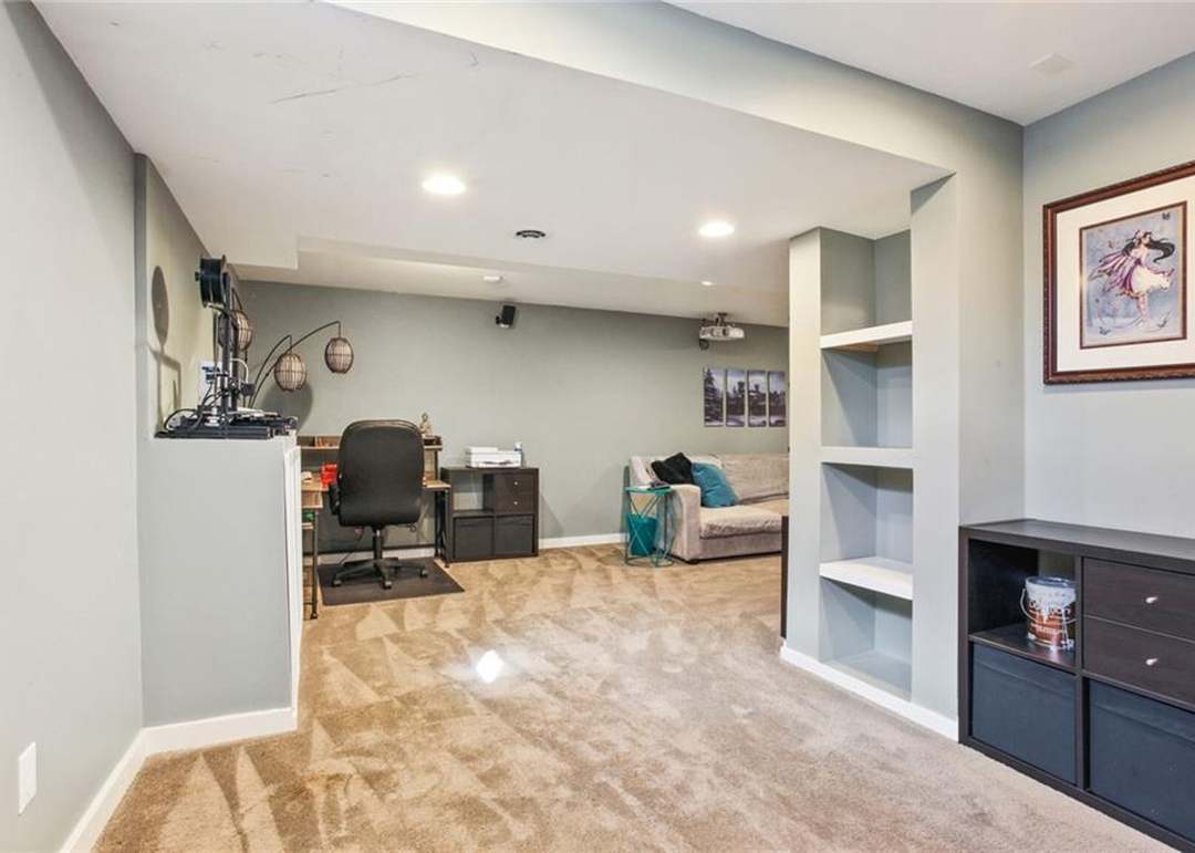 910 W Layton Street — photo 19