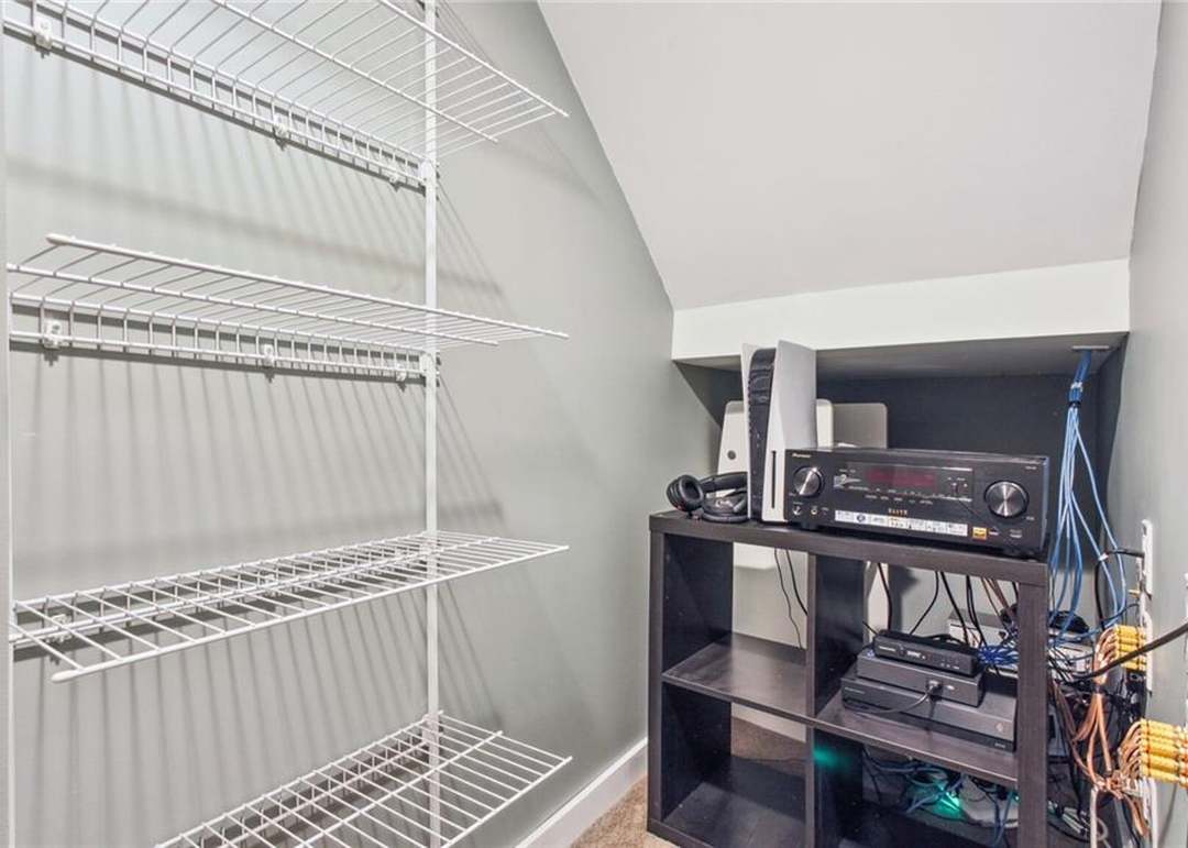 910 W Layton Street — photo 22
