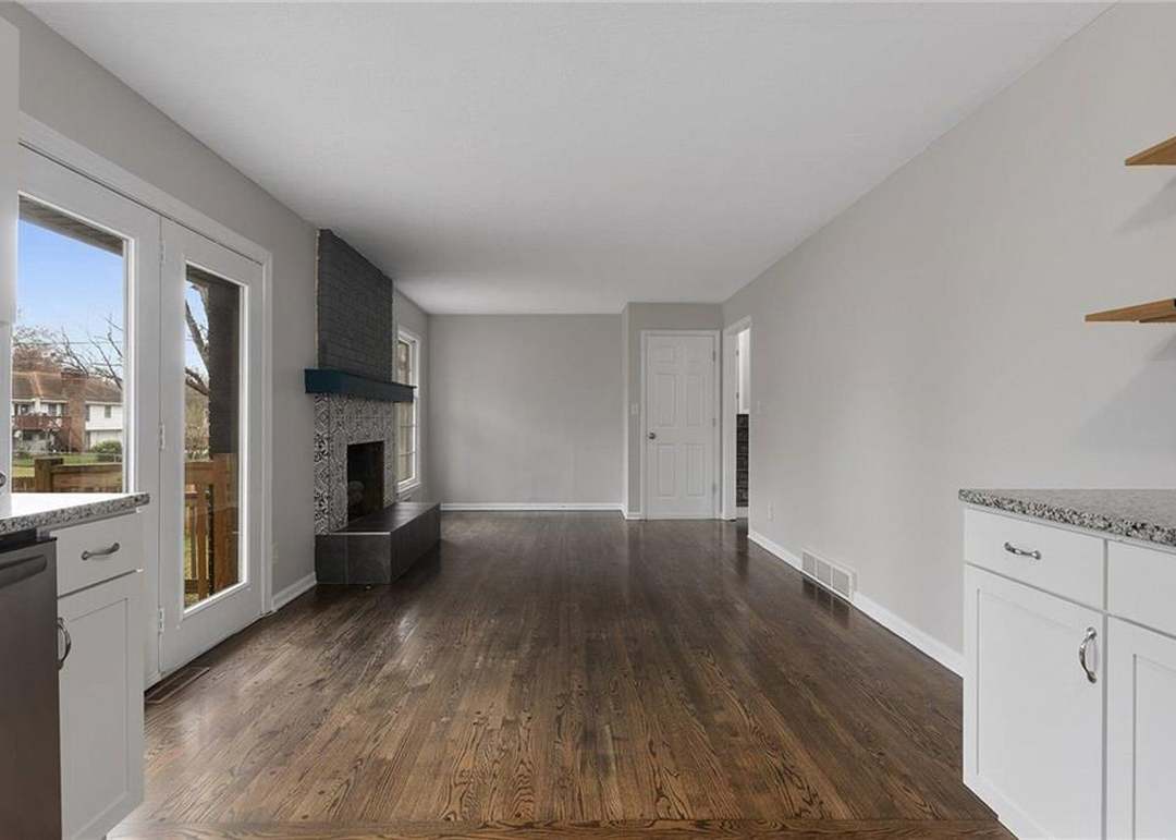 13008 Corrington Avenue — photo 4