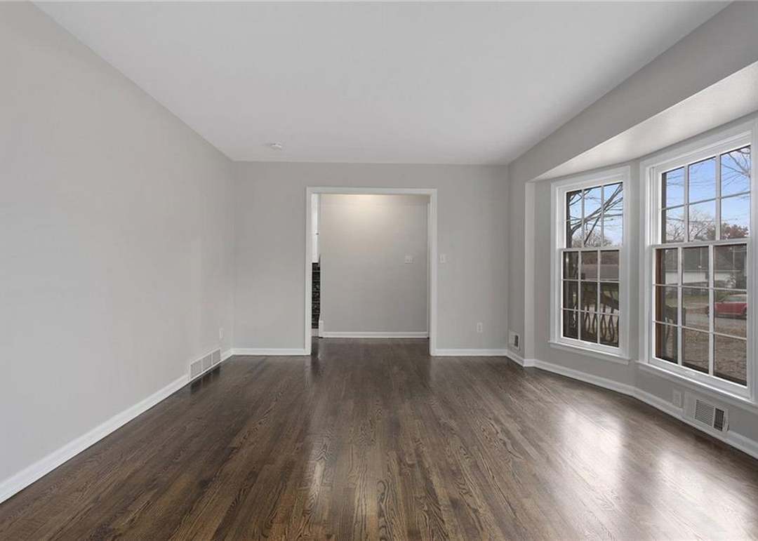 13008 Corrington Avenue — photo 6