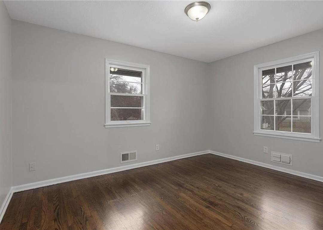 13008 Corrington Avenue — photo 18