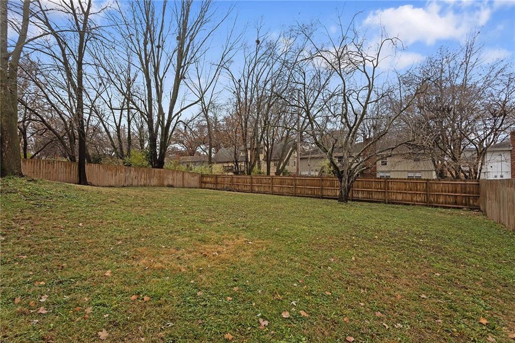13008 Corrington Avenue — photo 23