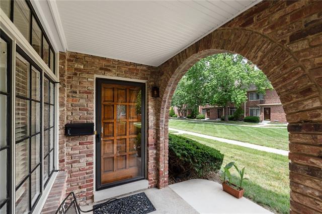 8383 Somerset Drive — photo 1