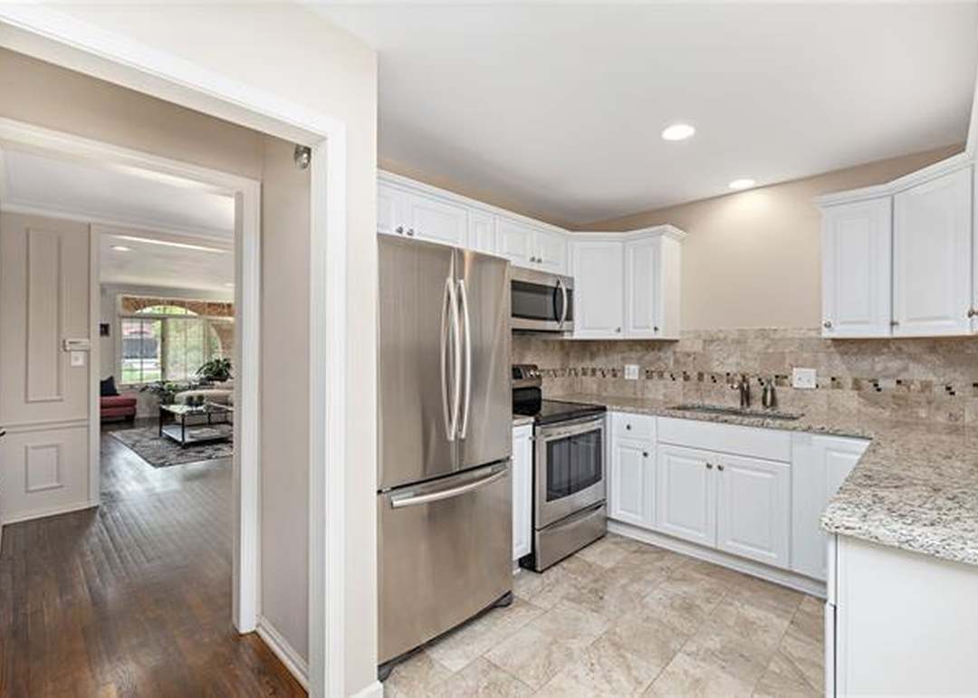 8383 Somerset Drive — photo 2