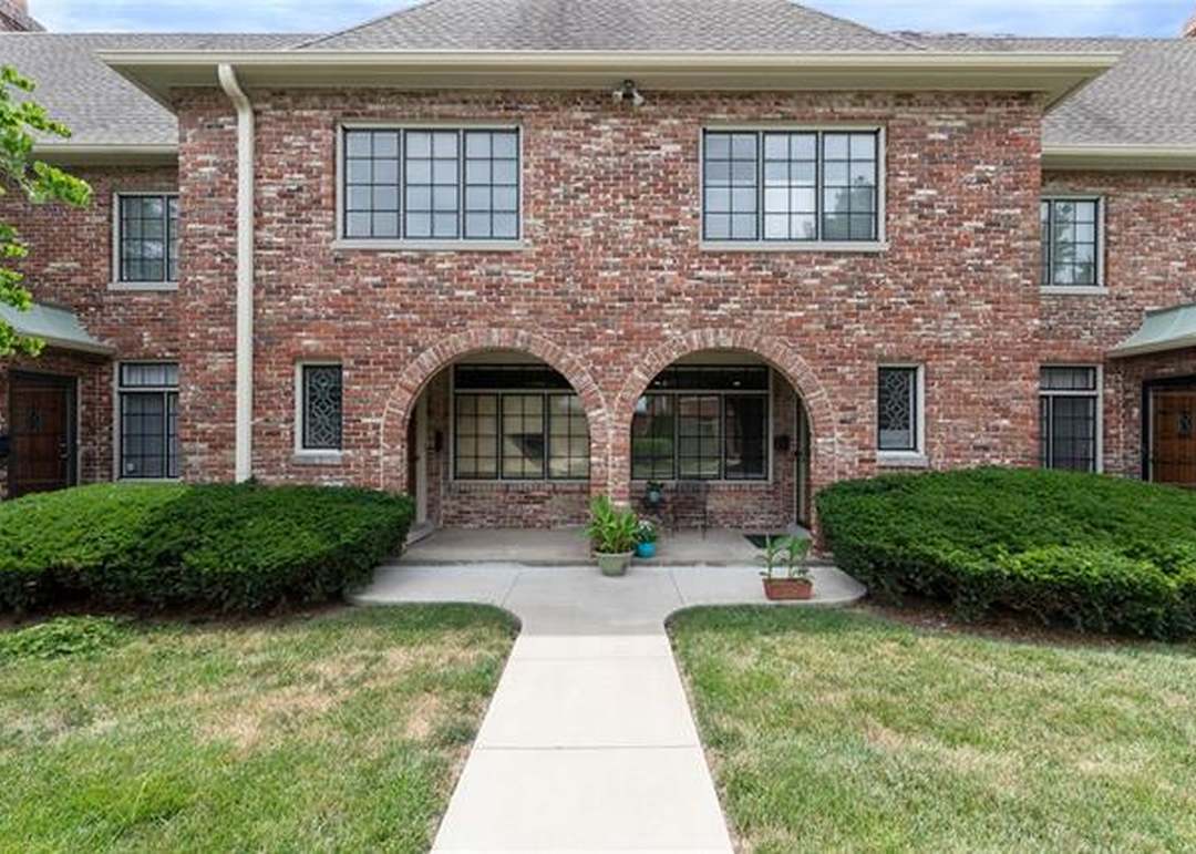 8383 Somerset Drive — photo 10