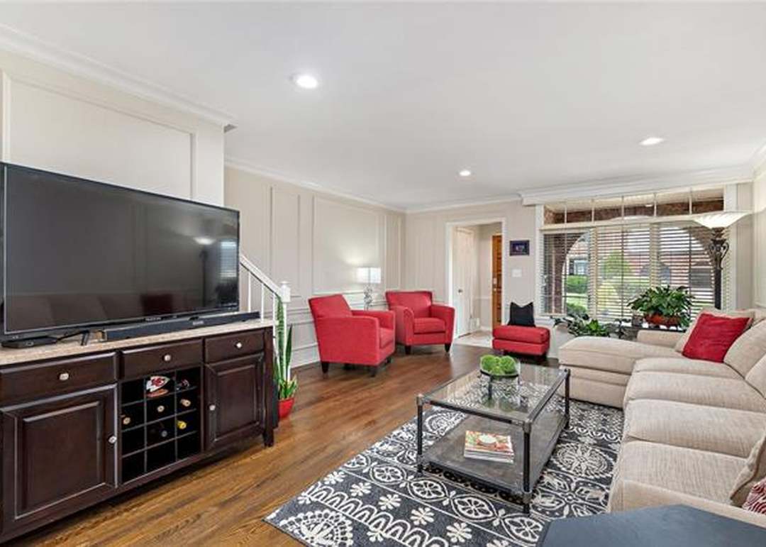 8383 Somerset Drive — photo 15